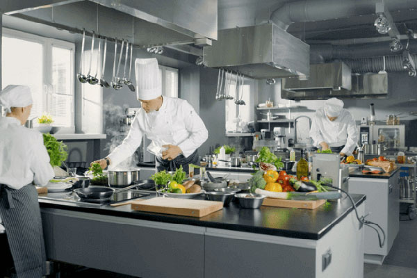 Dành cho người quản lý nhà hàng quy mô nhỏ và vừa: Làm sao để quản lý tốt khu bếp?