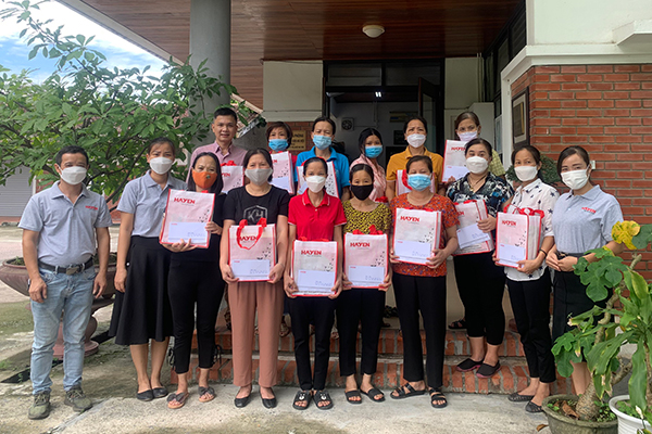 Tập đoàn Hà Yến thăm và tặng quà cho các bé ở làng trẻ SOS Hà Nội nhân dịp tết Trung thu và đón năm học mới 2022