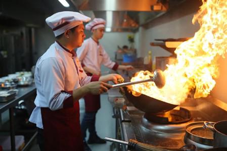 Bếp Á có quạt thổi MasterFLAME – Top thiết bị bếp công nghiệp an toàn & tiện dụng.
