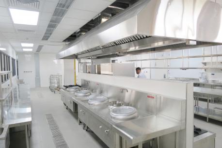 Thiết bị bếp công nghiệp trường học đảm bảo vệ sinh an toàn thực phẩm