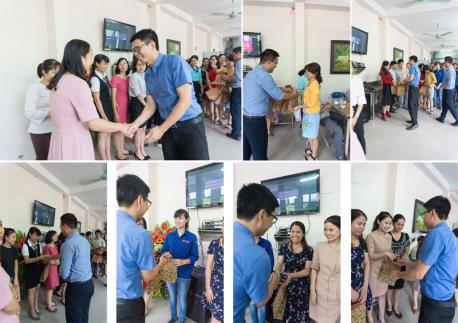 Bữa tiệc mừng 20/10 đầy bất ngờ và ý nghĩa dành cho các chị em Hà Yến