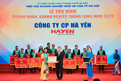 Hà Yến vinh dự 6 năm liên tiếp nhận khen thưởng của UBND TP. Hà Nội