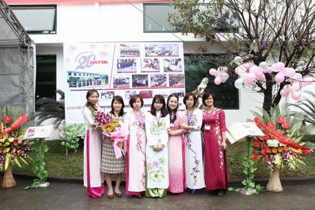 Hà Yến mái nhà chung thân thiết