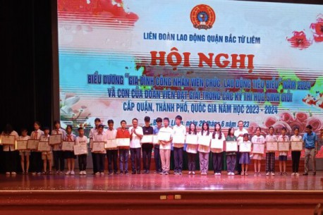 Con em CBCNV Tập Đoàn Hà Yến được nhận bằng khen từ Lao động Quận Bắc Từ Liêm vì Thành tích học tập xuất sắc 2023-2024