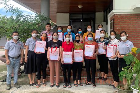 Tập đoàn Hà Yến thăm và tặng quà cho các bé ở làng trẻ SOS Hà Nội nhân dịp tết Trung thu và đón năm học mới 2022