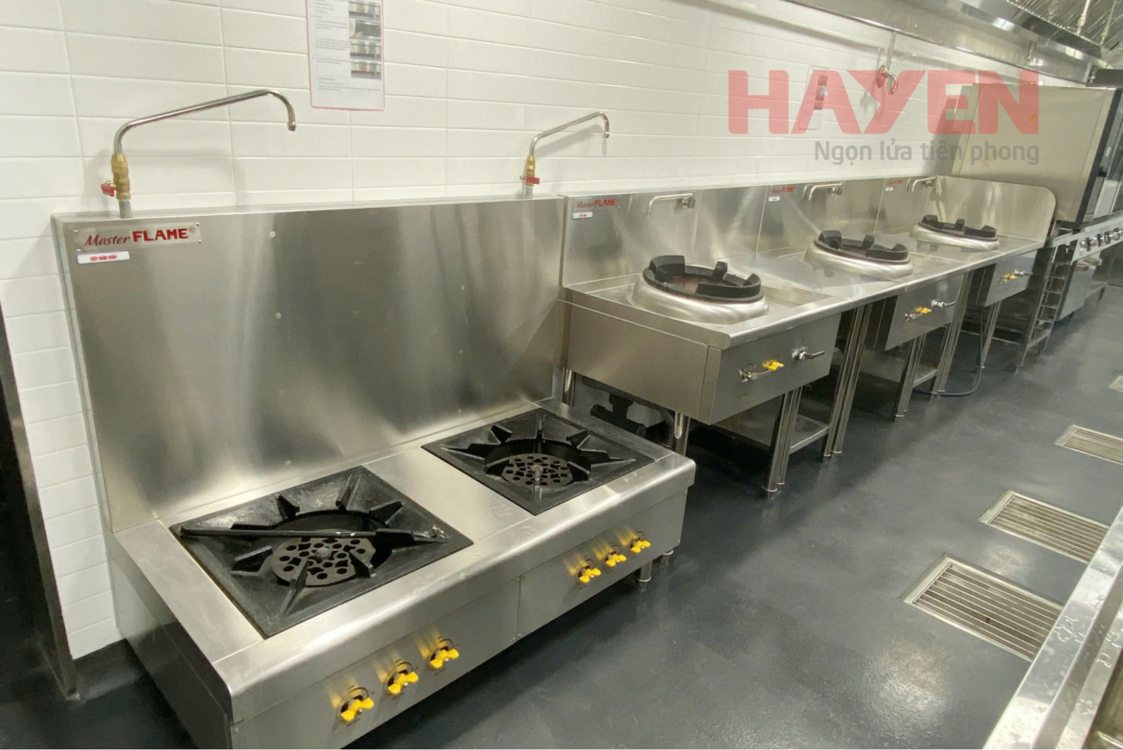 Ứng dụng của bếp Á đơn trong khu bếp ăn công nghiệp tại nhà máy