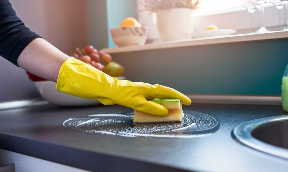 Vệ sinh bếp từ đúng cách giúp thiết bị hoạt động ổn định, tăng tuổi thọ và đảm bảo an toàn khi sử dụng