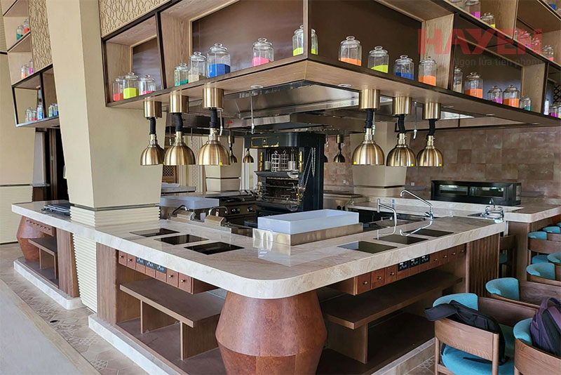 Bếp từ âm bàn được lắp đặt tại Khu nghỉ dưỡng Avani Cam Ranh Resort & Villas Khánh Hòa