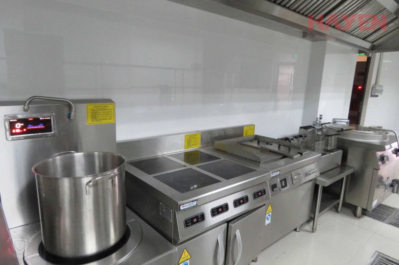 Bếp từ công nghiệp mặt phẳng (Bếp Âu điện từ) là thiết bị không thể thiếu trong các khu bếp Âu, mô hình ẩm thực chuyên món Âu 