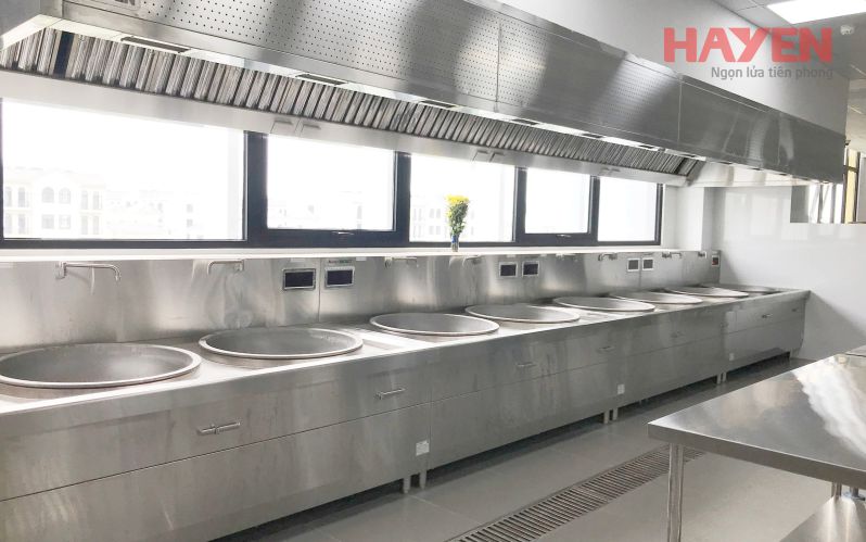 Bếp từ đôi liền chảo công suất lớn giúp gia tăng sản lượng và rút ngắn thời gian chế biến - Thiết bị được lắp đặt tại Hệ thống bếp dự án trường Mầm non Vinschool Grand Park