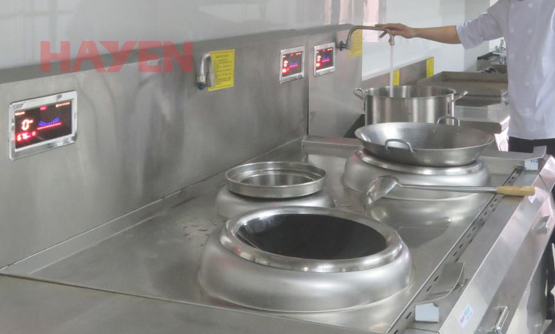Ứng dụng của bếp từ công nghiệp mặt lõm tại khu bếp công nghiệp