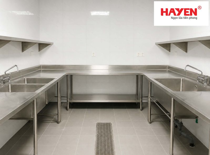 Chậu rửa inox Hà Yến là sản phẩm tiêu chuẩn cho bếp công nghiệp hiện đại