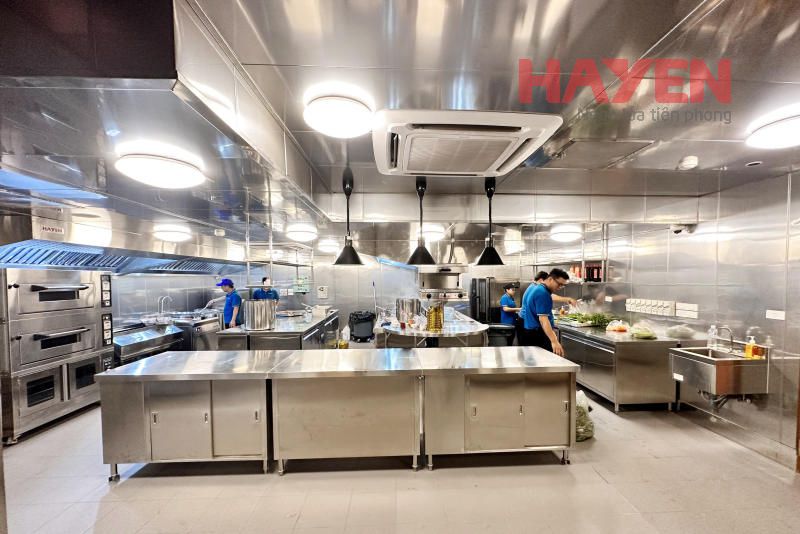 Thiết kế bếp công nghiệp là quá trình lên ý tưởng, bố trí không gian và sắp xếp hệ thống thiết bị bếp một cách khoa học