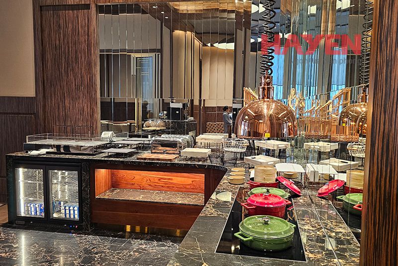 Cần cân đối giữa tính thẩm mỹ và công năng (Hình ảnh tại Mövenpick Hotel Hanoi)