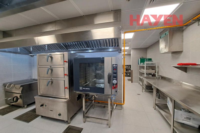 Tủ hấp công nghiệp 3 tầng được lắp đặt tại khu bếp của khu nghỉ dưỡng Angsana Quan Lạn