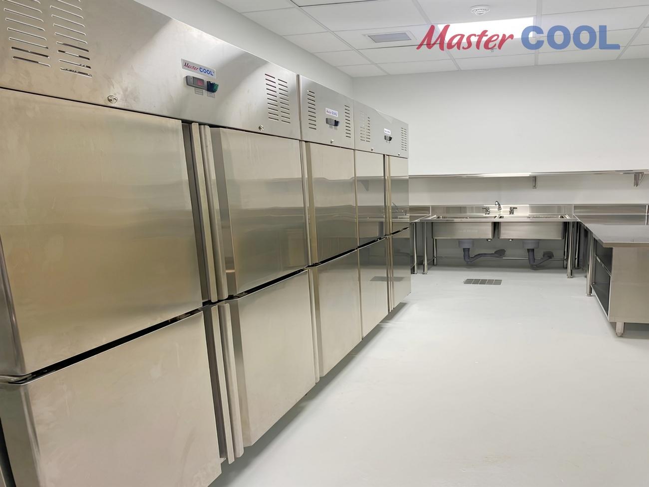 Tủ mát công nghiệp 4 cánh lắp đặt tại Khu nghỉ dưỡng do Hà Yến cung cấp 